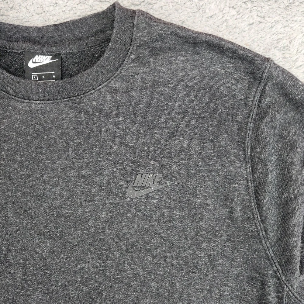Nike Swoosh Splatter Logo Sweatshirt Mens L Gray Crewneck Pullover